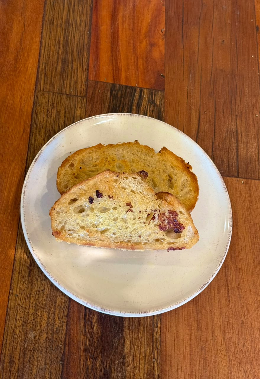 Pão na chapa com manteiga