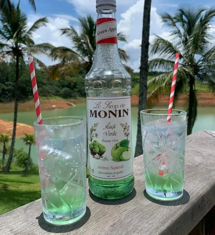 Rum Tônica de Maçã Verde
