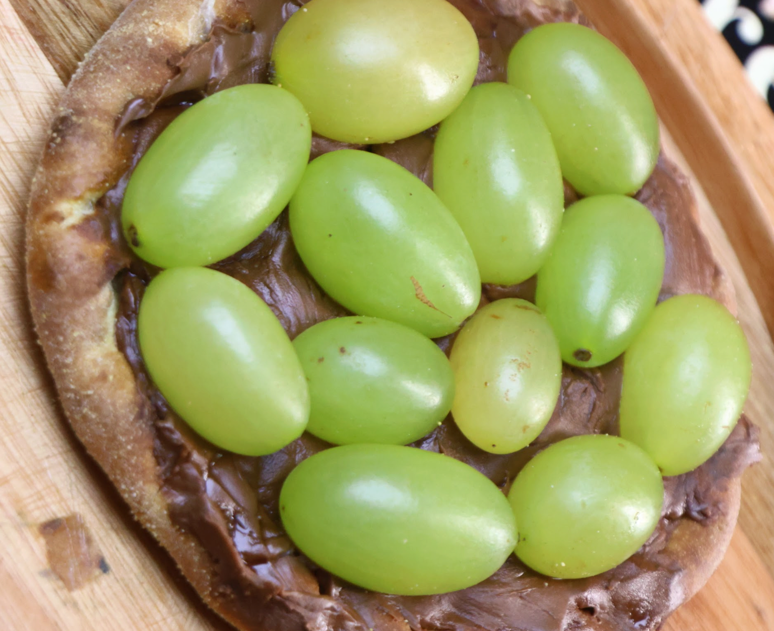 Esfiha de Nutella com Uva
