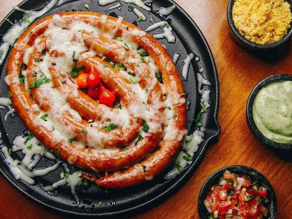 Prato Linguiça Caracol Com Provolone