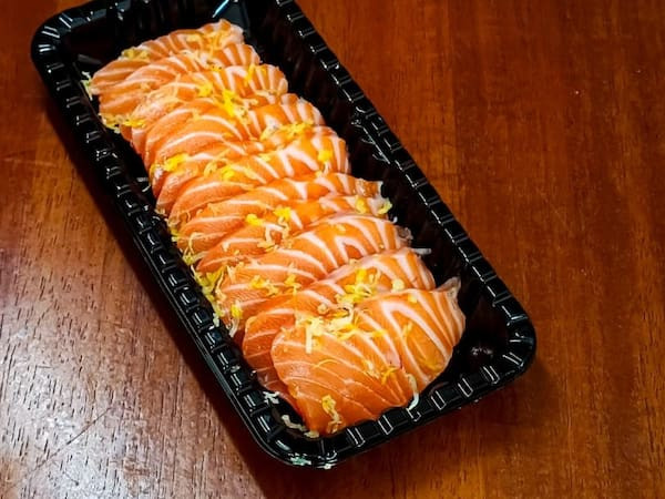 Sashimi especial salmão trufado 12 unidades