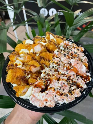 Poke Salmao + Camarao Empanado
