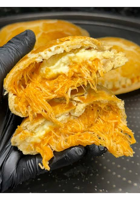 PASTEL FRANGO CATUPIRY